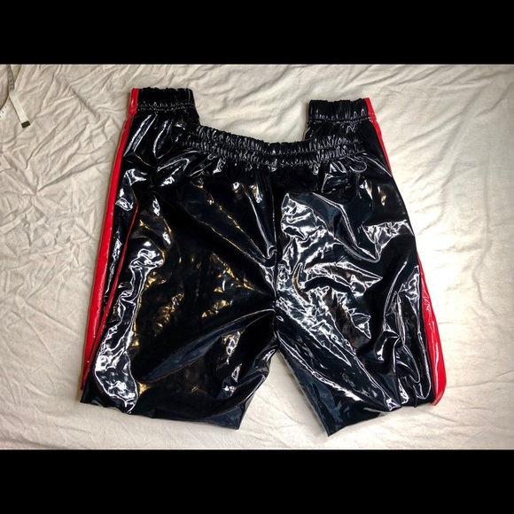 Forever21 Black Red Faux Leather Pants Size Medium - Picture 2 of 5